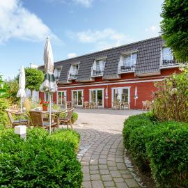Hotel am Schlosspark garni，位于胡苏姆的酒店