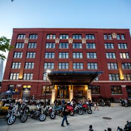 The Iron Horse Hotel，位于密尔沃基的酒店