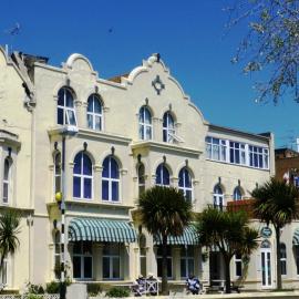 Esplanade Hotel - Clacton On Sea, Beachfront Hotel by OYO，位于滨海克拉克顿的酒店