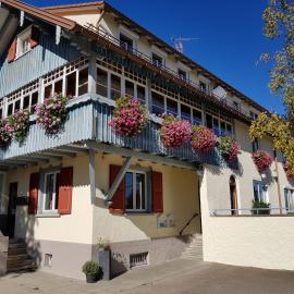 Schönblick Hotel Garni Ferienwohnungen，位于林登贝格的酒店
