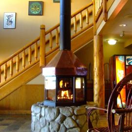 The Yukon Inn，位于怀特霍斯的酒店