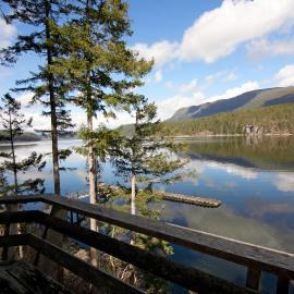 Desolation Sound Resort，位于Lund的酒店