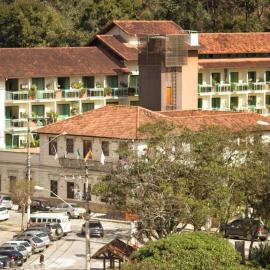 Hotel Dominguez Plaza，位于新弗里堡的酒店
