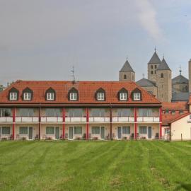 Flair-Hotel Zum Benediktiner，位于美茵河畔施瓦尔察赫的酒店