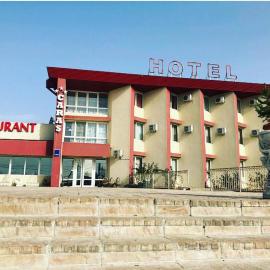 Hotel Caras，位于奥拉维察的酒店