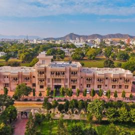 Hotel Pushkar Legacy，位于布什格尔的酒店