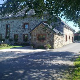 Farmstay Retreat in Baugnez，位于Arimont的酒店