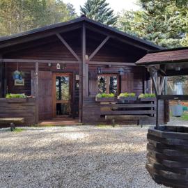 Casa vacanza Chalet Baita nel Bosco，位于拉奎拉的酒店