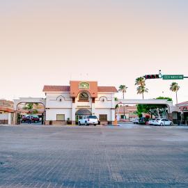 La Siesta Hotel，位于埃莫西约的酒店