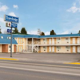 Travelodge by Wyndham Quesnel BC，位于克内尔的酒店