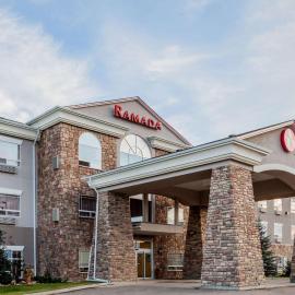 Ramada by Wyndham Westlock，位于Westlock的酒店