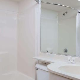 Baymont Inn & Suites by Wyndham Anchorage Airport，位于安克雷奇的酒店