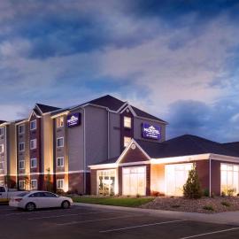Microtel Inn & Suites by Wyndham Vernal/Naples，位于弗纳尔的酒店