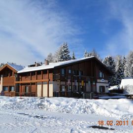 DOLOMITI appart&rooms，位于瓦雷纳的酒店