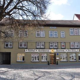 Hotel Goldene Sonne，位于阿恩施塔特的酒店