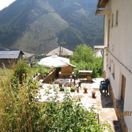 Kristal Guest House，位于特里格拉德的酒店