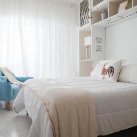 2 Room Condo - 5 mins from Costa da Caparica Beach & Bars，位于卡帕里卡海岸的酒店