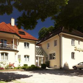 Hotel Burgmeier，位于达豪的酒店