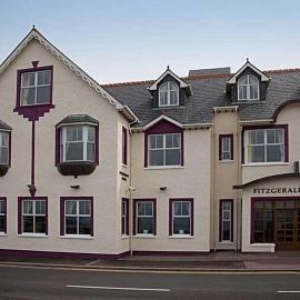 Fitzgeralds Hotel，位于班多伦的酒店