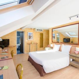 Hôtel Bosquet Pau Centre - Self Check In Budget Hotel，位于波城的酒店