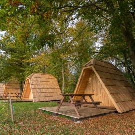 Glamping Village - Speleo Camp，位于洛加泰茨的酒店