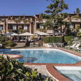 Relais Santa Chiara Hotel by Double Hospitality，位于圣吉米纳诺的酒店