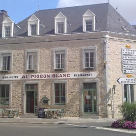 Au Pigeon Blanc，位于Andouillé的酒店