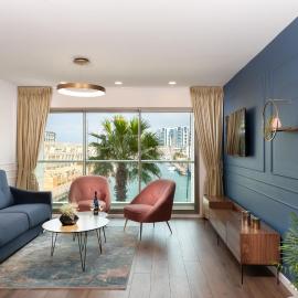 Herzliya Marina Lagoon Apartment，位于荷兹利亚B的酒店