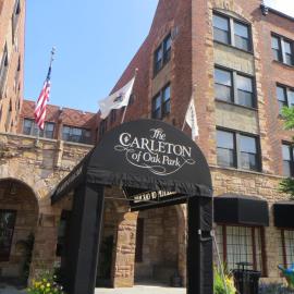 Carleton of Oak Park，位于奥克帕克的酒店
