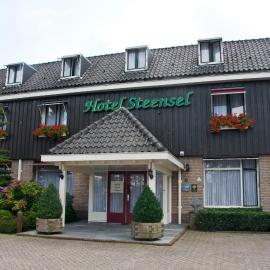 Hotel Steensel，位于Steensel的酒店