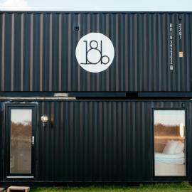 Containerhus 18b，位于哈博尔的酒店