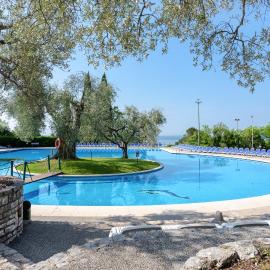 Residence Parco Del Garda，位于加尔达的酒店