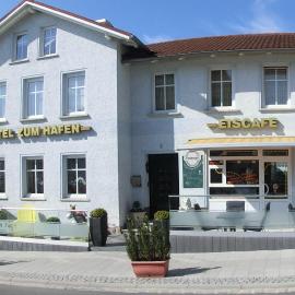 Hotel zum Hafen，位于萨斯尼茨的酒店