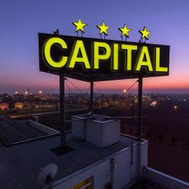 Hotel Capital，位于罗维戈的酒店
