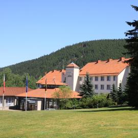 Waldhotel Berghof Thüringer Wald，位于卢森塔尔的酒店