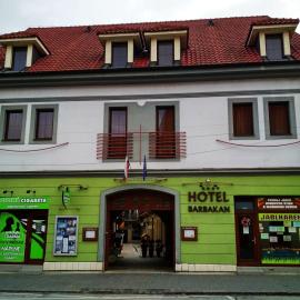 Hotel Barbakan，位于特尔纳瓦的酒店