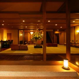Hakone Onsen Ryokan Yaeikan，位于箱根的酒店