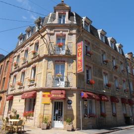 Hôtel de la Meuse，位于沙勒维尔-梅济耶尔的酒店