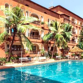 Hôtel L'Auberge，位于博博迪乌拉的酒店