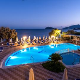 Mediterranean Beach Resort，位于拉加纳斯的酒店