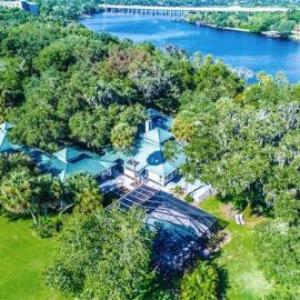 Riverbend Retreat Fla，位于里弗维尤的酒店