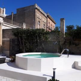 Dimora Charleston Lecce parcheggio privato in loco gratis，位于莱切的酒店