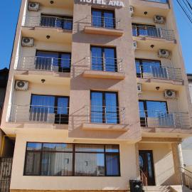 Hotel Ana，位于康斯坦察的酒店