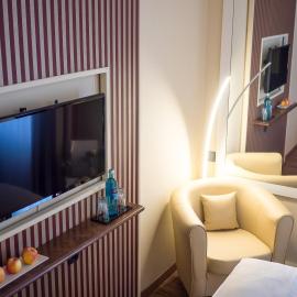 Hotel Primula，位于特罗斯多夫的酒店