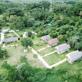Alofa Beach Bungalows，位于Lénakel的酒店