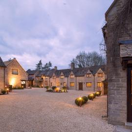Old Swan & Minster Mill，位于米尼斯特洛夫尔的酒店