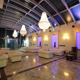 Hotel Astoria,位于伊古迈尼察的酒店