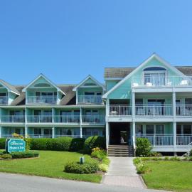 The Ocracoke Harbor Inn，位于奥克拉科克的酒店