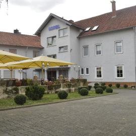 Hotel Zur Stadt Cassel，位于诺伊基兴的酒店