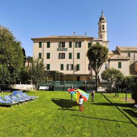 Hotel Florenz，位于菲纳莱利古雷的酒店